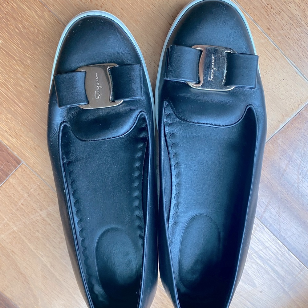 Very Good Condition Ferragamo Leather Slip Novello Slip On Sneaker